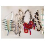 Z - SIX COSTUME JEWELRY NECKLACES (J127)