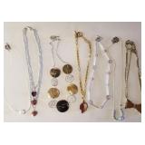 Z - LOT OF SIX COSTUME JEWELRY NECKLACES (J51)