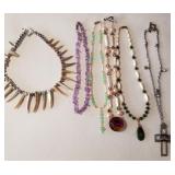 Z - LOT OF COSTUME JEWELRY NECKLACES (J80)