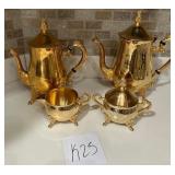 Z - VINTAGE TEAPOTS, CREAMER & SUGAR BOWL (K25)