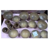 486 - WEST ELM BOWLS & CUPS (Z42)