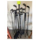 W - MIXED LOT OF GOLF CLUBS (G4)