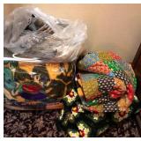 R - MIXED LOT OF THROW BLANKETS (C21)