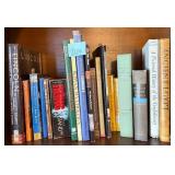 R - MIXED LOT OF BOOKS (D26)
