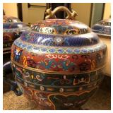 R - DECORATIVE CHINESE CLOISONNE JAR & COVER