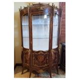 R - LOIUIS XV-STYLE VITRINE CABINET (L117)