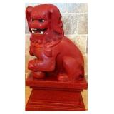 R - CARVED CINNEBAR TEMPLE DOG 25.5'T (F10)