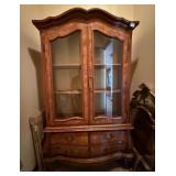 R - CHINA CABINET (F102)