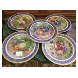 R - FIVE COLLECTIBLE PLATES (L125)