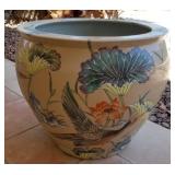 R - CHINESE PORCELAIN PLANTER POT (Y8)