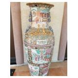R - CHINESE FAMILLE ROSE PORCELAIN FLOOR VASE