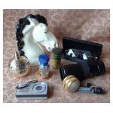 487 - DIGITAL CAMERA W/MISC TRINKETS(G278)