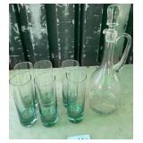 487 - VINTAGE DECANTER & GLASSWARE (A60)