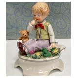 11 - GOEBEL 1972 "LORE 256" FIGURINE (B45)
