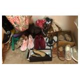 J5 - LOT OF WOMEN'S SHOES SIZE 7.5 (M17)