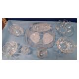 489 - MIXED LOT OF VINTAGE GLASSWARE (N52)