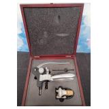 11 - WINE BOTTLE OPENER SET (H70)
