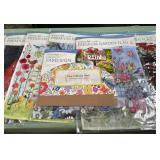 43 - NEW WMC LOT OF PREMIUM GARDEN FLAGS (E4)