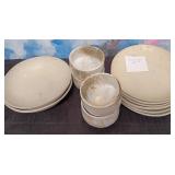 11 - LOT OF AMERICAN MADE CERAMIC DISHES (H191)