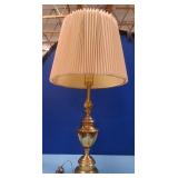 489 - BRASS-TONE TABLE LAMP WITH SHADE (N55)