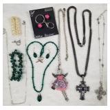 MIXED LOT OF COSTUME JEWELRY (F135)