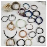 MIXED LOT OF COSTUME JEWELRY (F126)