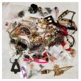 MIXED LOT OF COSTUME JEWELRY (F18)