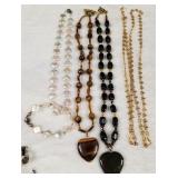 MIXED LOT OF COSTUME JEWELRY (F13)
