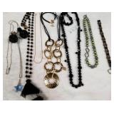 MIXED LOT OF COSTUME JEWELRY (F14)