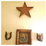 O - FOUR PIECES WESTERN WALL DECOR (E33)