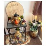 O - TABLE WITH COLLECTIBLES, VASE ARRANGEMENT