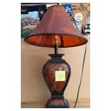 O - TABLE LAMP WITH SHADE (G114)