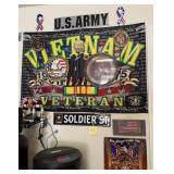 O - LOT OF US ARMY COLLECTIBLES (G112)