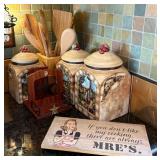 O - CANISTER SET, UTENSILS, WALL PLAQUE (K14)