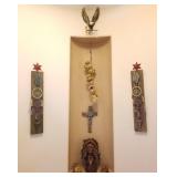 O - LOT OF WALL DECOR PIECES & FIGURINES (E121)