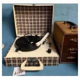 80 - VINTAGE PORTABLE RECORD PLAYER SET