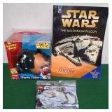 N - STAR WARS MILLENNIUM FALCON & MR POTATO HEAD