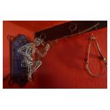 N1 - METAL SCULPTURE & COLLECTIBLES (R80)