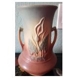 N1 - HULL POTTERY CALLA LILY VASE (L275)