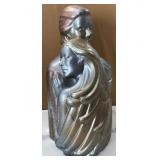 N1 - SCULPTURE OF COUPLE EMBRACING 15"T (M59)