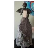 N1 - VINTAGE ANGEL WITH LANTERN (L193)