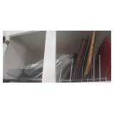 S2 - MIXED LOT CUTTIMG BOARDS, PLASTICWARE (K7)