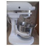 S2 - KITCHEN AID STAND MIXER (K21)