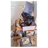 S2 - LOT OF TABLE LINENS & MORE (B7)