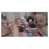 S2 - BASKETS, WALL PLAQUES, COLLECTIBLES (M5)