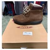 S2 - PAIR OF MBT CORE-FLEX BOOTS SIZE 11/11.5
