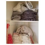 S2 - LOT OF BED & BATH LINENS (MC46)