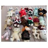 S2 - LOT OF COLLECTIBLE BEARS (S39)