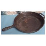 K - LODGE CAST IRON SKILLET (P67)