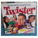 K - TWISTER FUN GAME(P135)